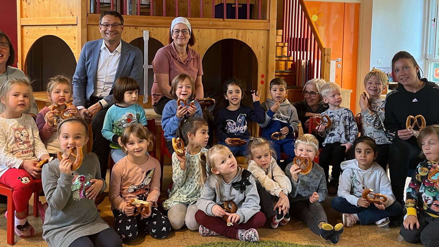 HWK-Geschäftsführer Alexander Stahl zu Besuch im Kindergarten St. Markus in Weiden.