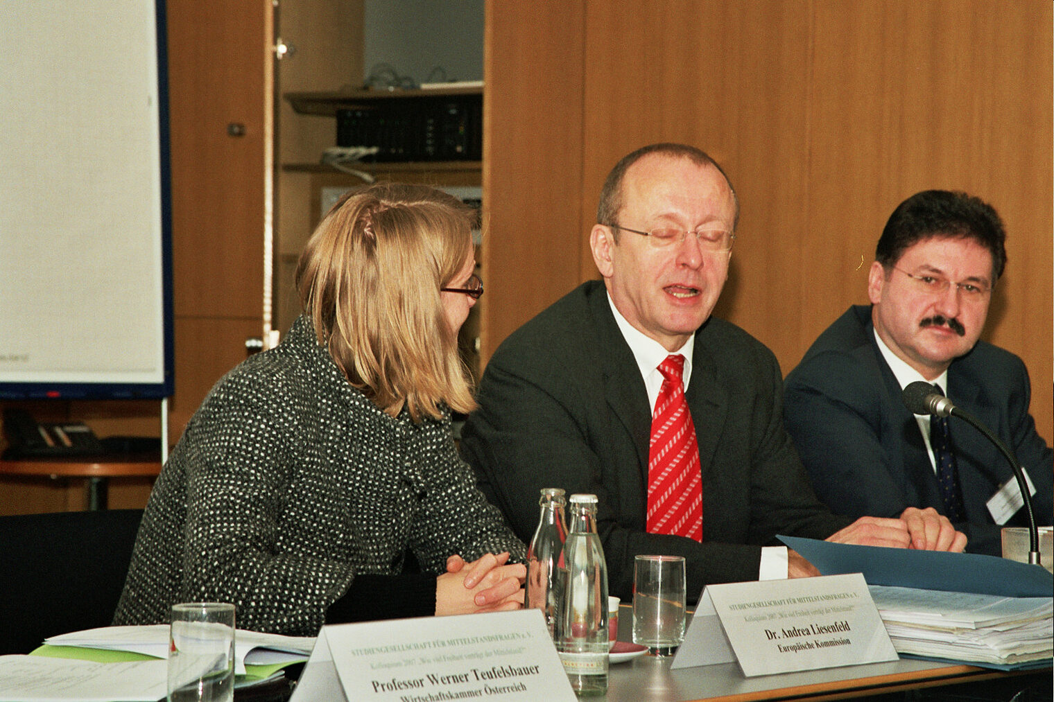 Arno Metzler. Arno Metzler.