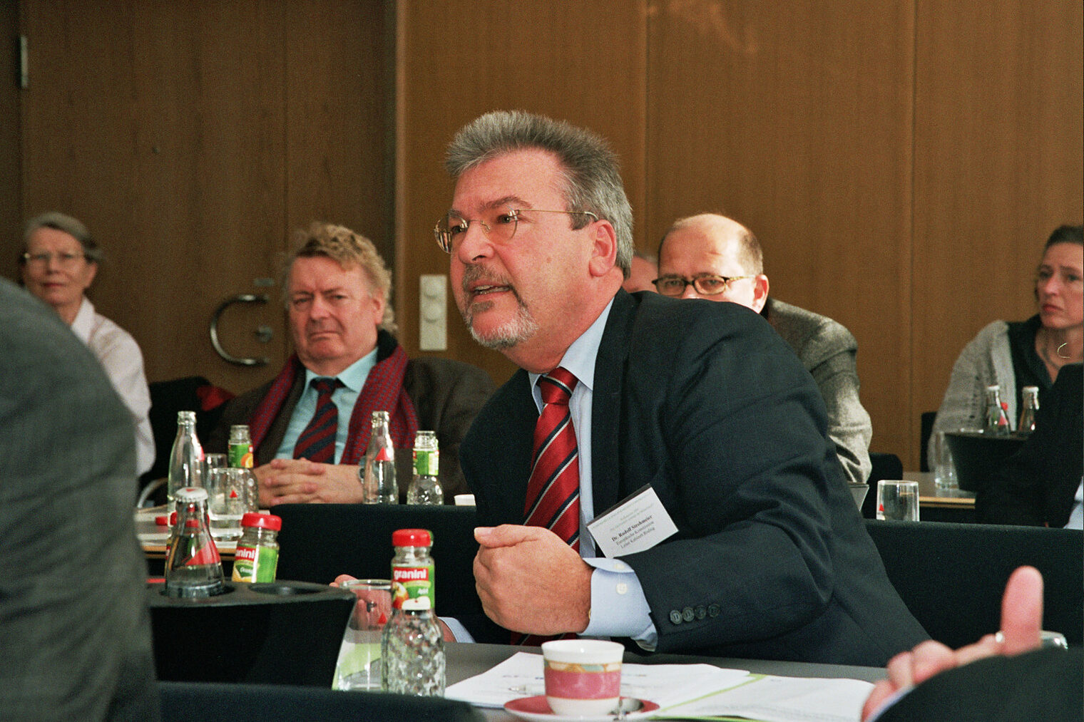 Dr. Rudolf Strohmeier. Dr. Rudolf Strohmeier.