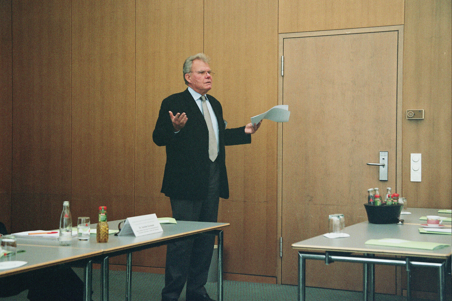 Prof. Werner Teufelsbauer. Prof. Werner Teufelsbauer.