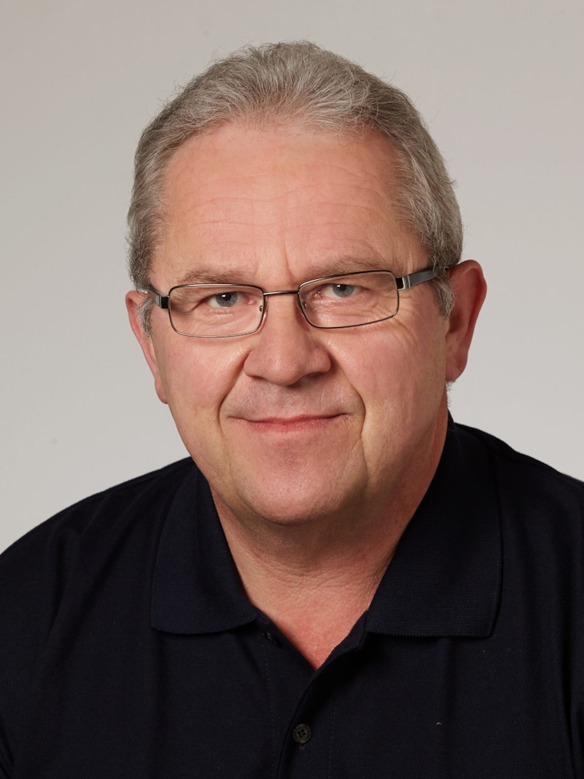 sachkundiger Maurerausbilder Michael Griebl. Foto Kaps, Herr Lang sachkundiger Maurerausbilder Michael Griebl. Foto Kaps, Herr Lang