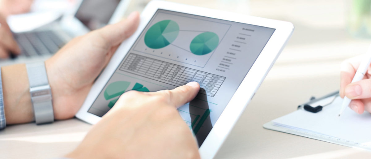 Business person analyzing financial statistics displayed on the tablet screen Business person analyzing financial statistics displayed on the tablet screen Schlagwort(e): data, graphs, tablet, modern, results, hands, charts, graphic, report, human, review, business, closeup, pad, internet, touch, annual, using, statistics, statistical, diagrams, unrecognizable, economy, unrecognized, corporate, analytic, fingers, finance, portable, analysis, digital, worker, analyzing, technology, close-up, computer, wi-fi, economic, computing, holding, businessperson, solution, touchpad, electronic, company, progress, working, wireless, financial, data, graphs, tablet, modern, results, hands, charts, graphic, report, human, review, business, closeup, pad, internet, touch, annual, using, statistics, statistical, diagrams, unrecognizable, economy, unrecognized, corporate, analytic, fingers, finance, portable, analysis, digital, worker, analyzing, technology, close-up, computer, wi-fi, economic, computing, holding, businessperson, solution, touchpad, electronic, company, progress, working, wireless, financial