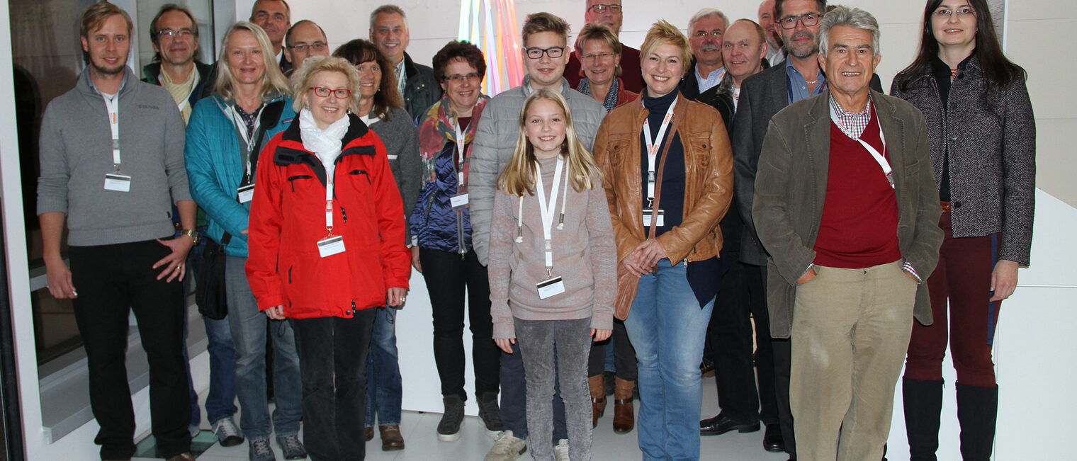 Die Vereinsmitglieder von JUNO und AGU besichtigten in Regensburg das Werk von OSRAM Opto Semiconductors. 