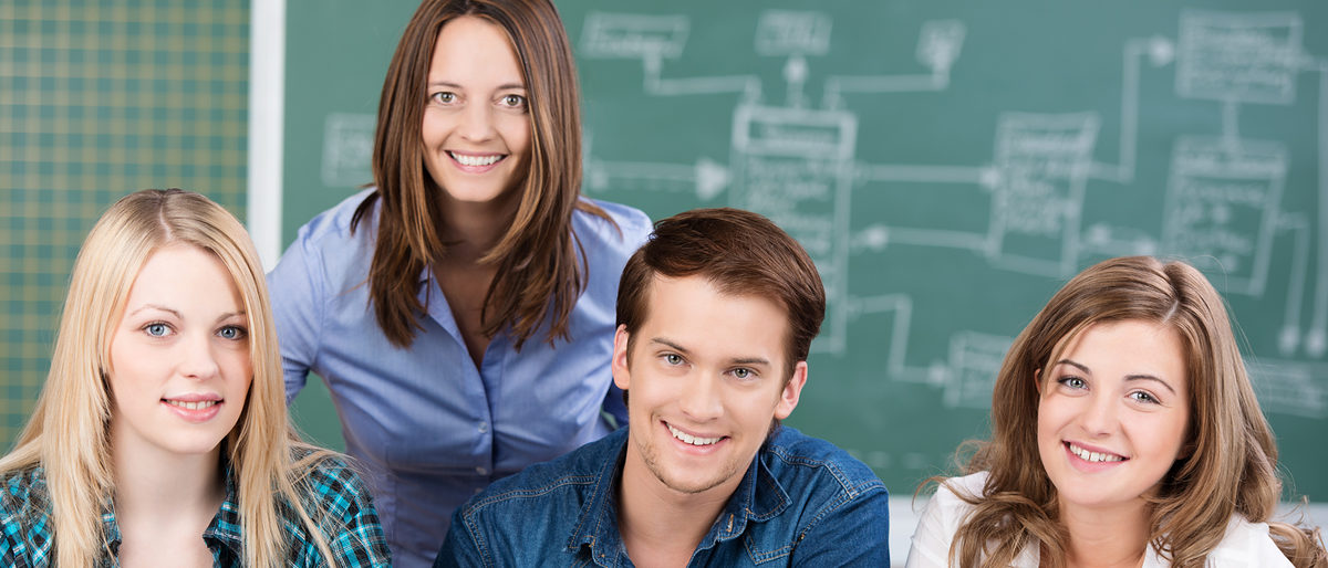 informatik-unterricht Schlagwort(e): schule, schüler, informatik, computer, e-learning, laptop, lehrer, ausbildung, bildung, internet, online, unterricht, pc, teenager, programm, video, schauen, seminar, kurs, technologie, technik, information, vernetzt, freunde, student, universität, tablet, technology, bildung, klasse, studium, klassenzimmer, klassenraum, tafel, teen, jugendlich, jugend, mädchen, junge, lernen, schultafel, schulbildung, nachhilfe, entspannt, abitur, gymnasium, hochschule, wlan, spaß, positiv, lächeln, personen, menschen, leute, drei, team, 15-20, 20, 30s, schule, schüler, informatik, computer, e-learning, laptop, lehrer, ausbildung, bildung, internet, online, unterricht, pc, teenager, programm, video, schauen, seminar, kurs, technologie, student, universität, tablet, technology, klasse, studium, klassenzimmer, klassenraum, tafel, teen, jugendlich, jugend, mädchen, junge, lernen, schultafel, wlan, spaß, positiv, lächeln, personen, menschen, leute, drei, team, 15-20, 20, 30s
