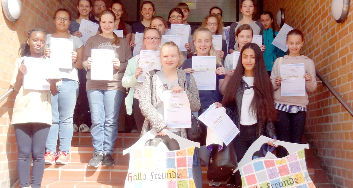Die 19 Teilnehmerinnen des Girls'Day in der Handwerkskammer in Weiden.