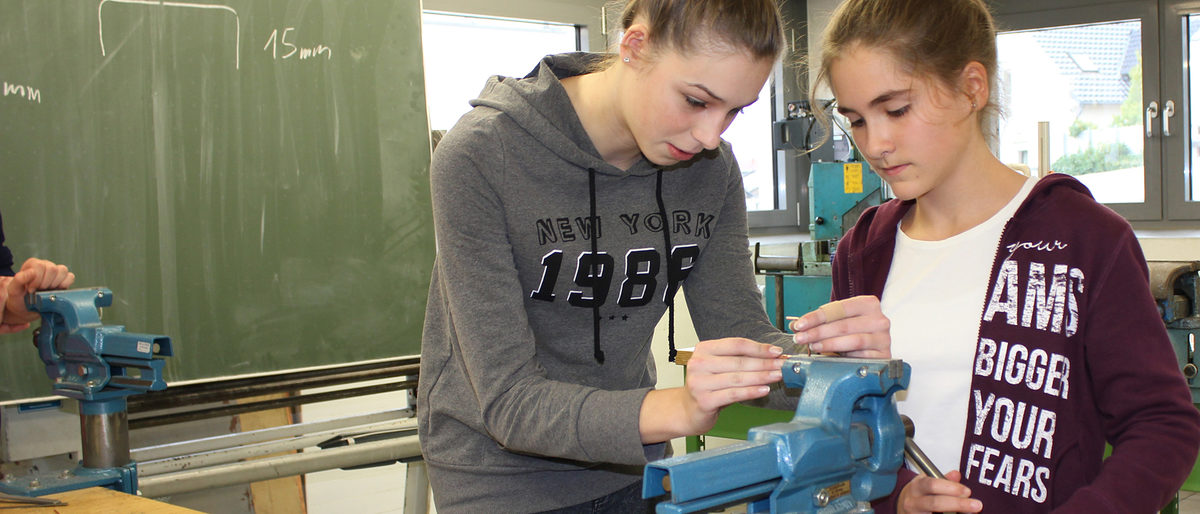 Berufsorientierung der Handwerkskammer Niederbayern-Oberpfalz Berufsorientierung der Handwerkskammer Niederbayern-Oberpfalz