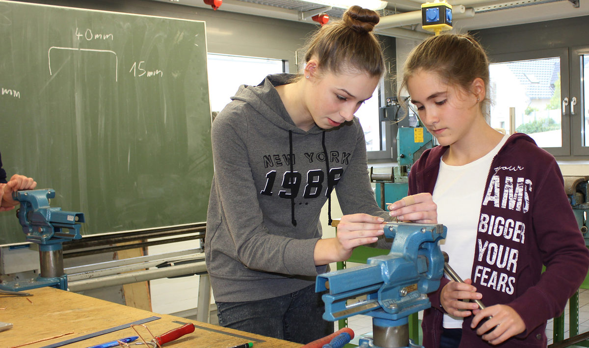 Berufsorientierung der Handwerkskammer Niederbayern-Oberpfalz Berufsorientierung der Handwerkskammer Niederbayern-Oberpfalz