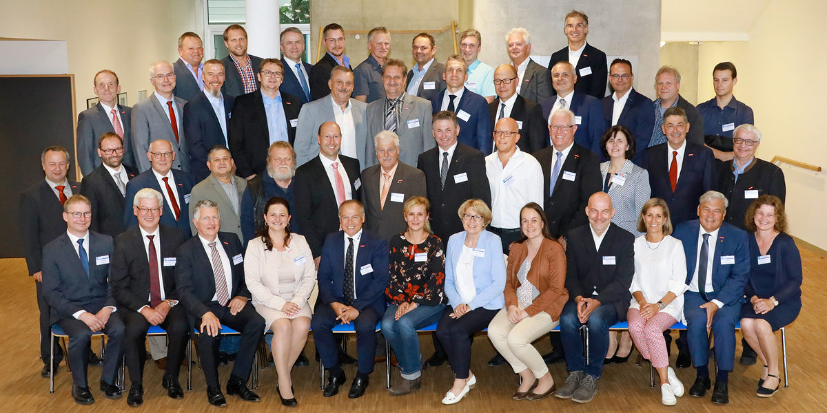 Die Vollversammlung der Handwerkskammer Niederbayern-Oberpfalz. Die Vollversammlung der Handwerkskammer Niederbayern-Oberpfalz.