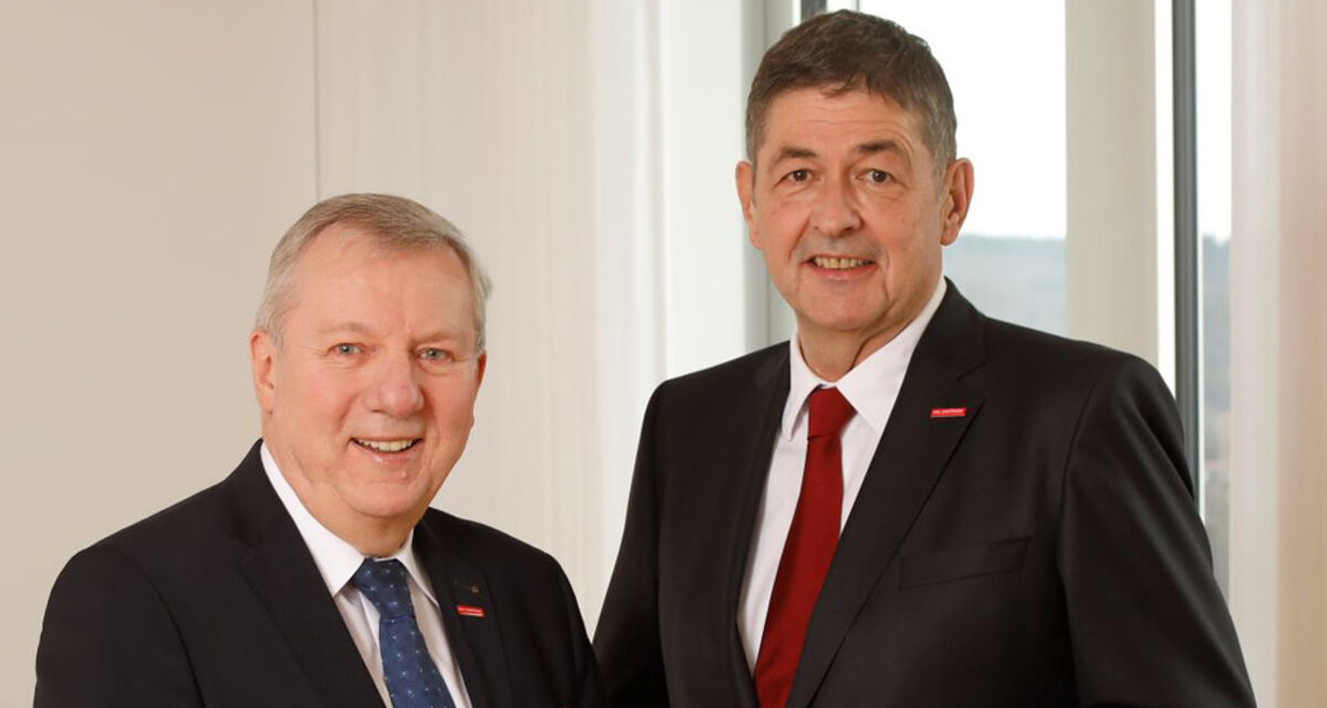 Handwerkskammerpräsident Dr. Georg Haber (re.) und HWK-Hauptgeschäftsführer Jürgen Kilger (li.) fordern Verbesserungen bei den Corona-Finanzhilfen.