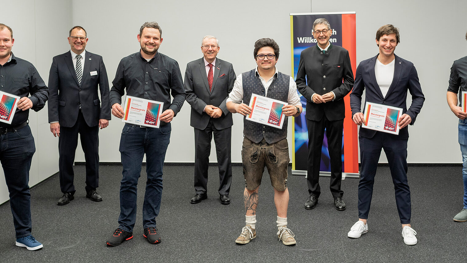 Gruppenbild E.ON verleiht Meisterpreise an fünf Ostbayern