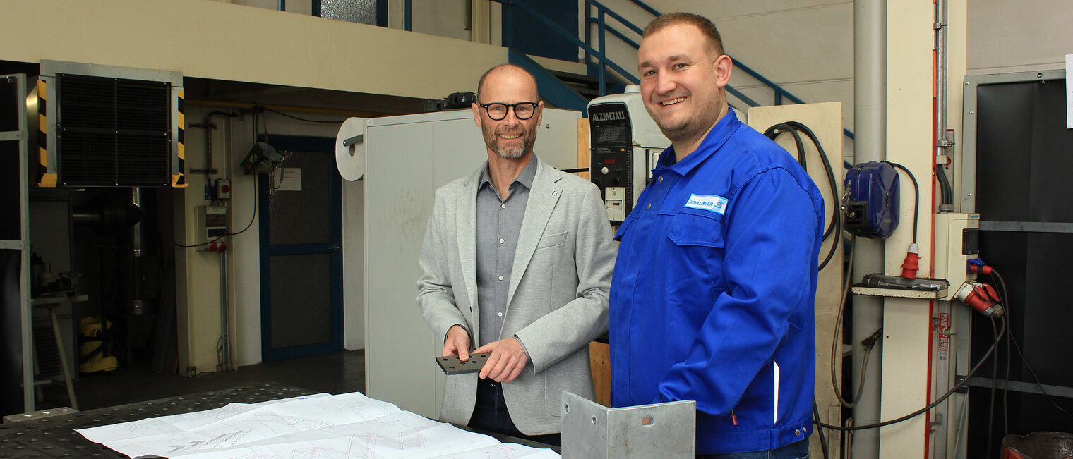 Profitieren beide von Abi+ Metallbau: Geschäftsführer Peter Schillinger und Auszubildender Valentin Pfnür. 