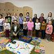 Schon im Kindergartenalter für das Handwerk begeistern: HWK-Geschäftsführer Alexander Stahl (2. v. re.) bedankte sich bei den Kindern und Erzieherinnen von St. Markus für die engagierte Teilnahme am Wettbewerb.