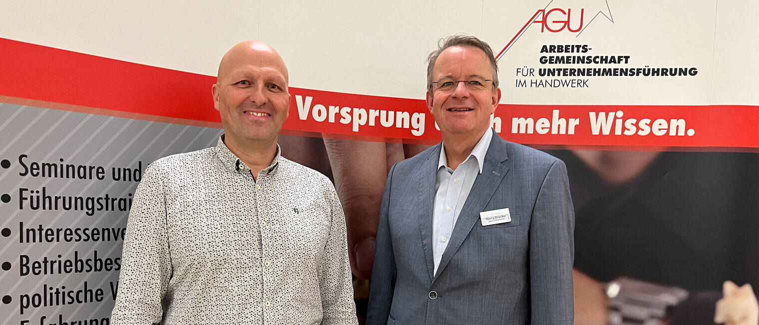 AGU-Geschäftsführer Georg Stracker (re.) organisierte einen Vortragsabend mit dem Mentalcoach Michael Deutschmann (li.). 