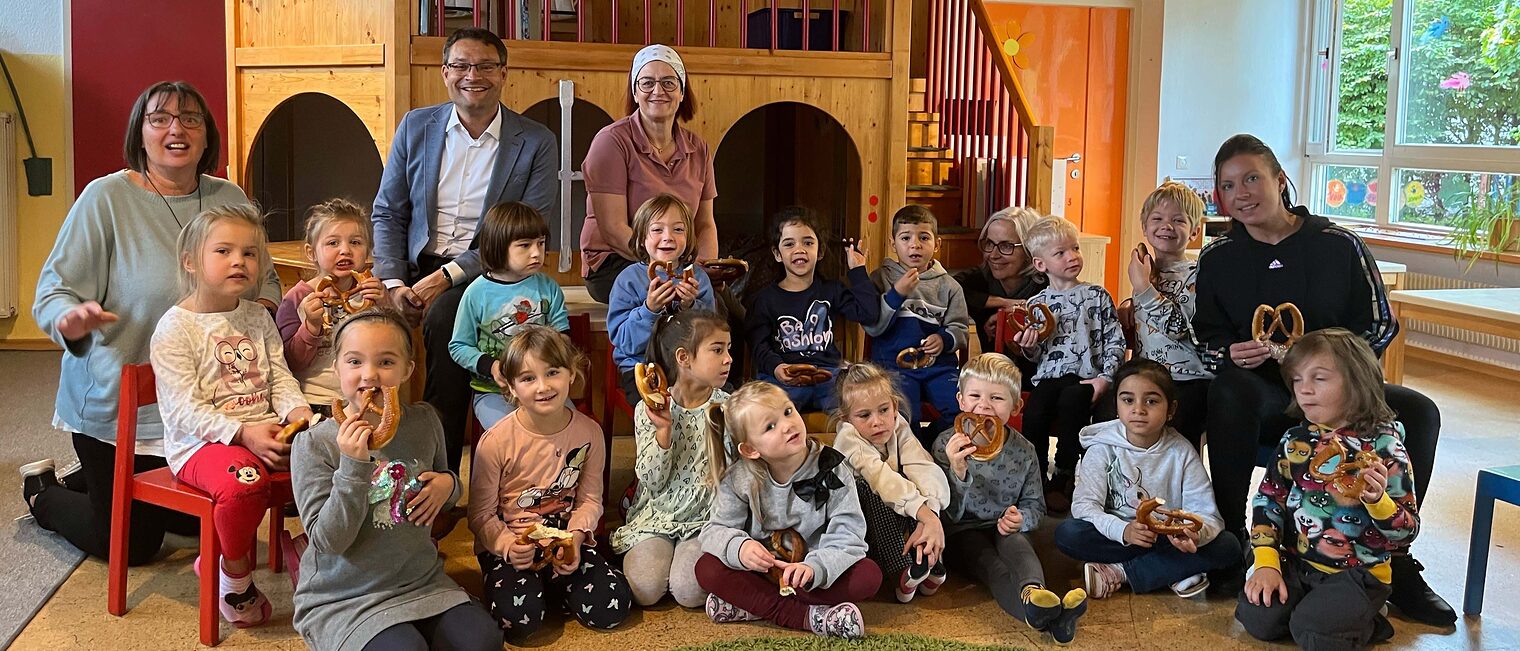 HWK-Geschäftsführer Alexander Stahl zu Besuch im Kindergarten St. Markus in Weiden.