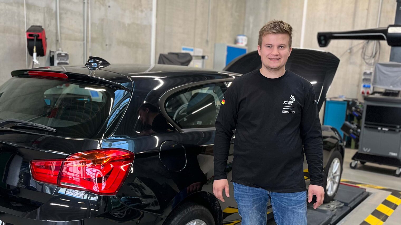 Ein starkes Nachwuchstalent: Manuel Schmied aus Arnstorf absolviert derzeit seinen Kfz-Meister im HWK-Bildungszentrum Passau-Auerbach.