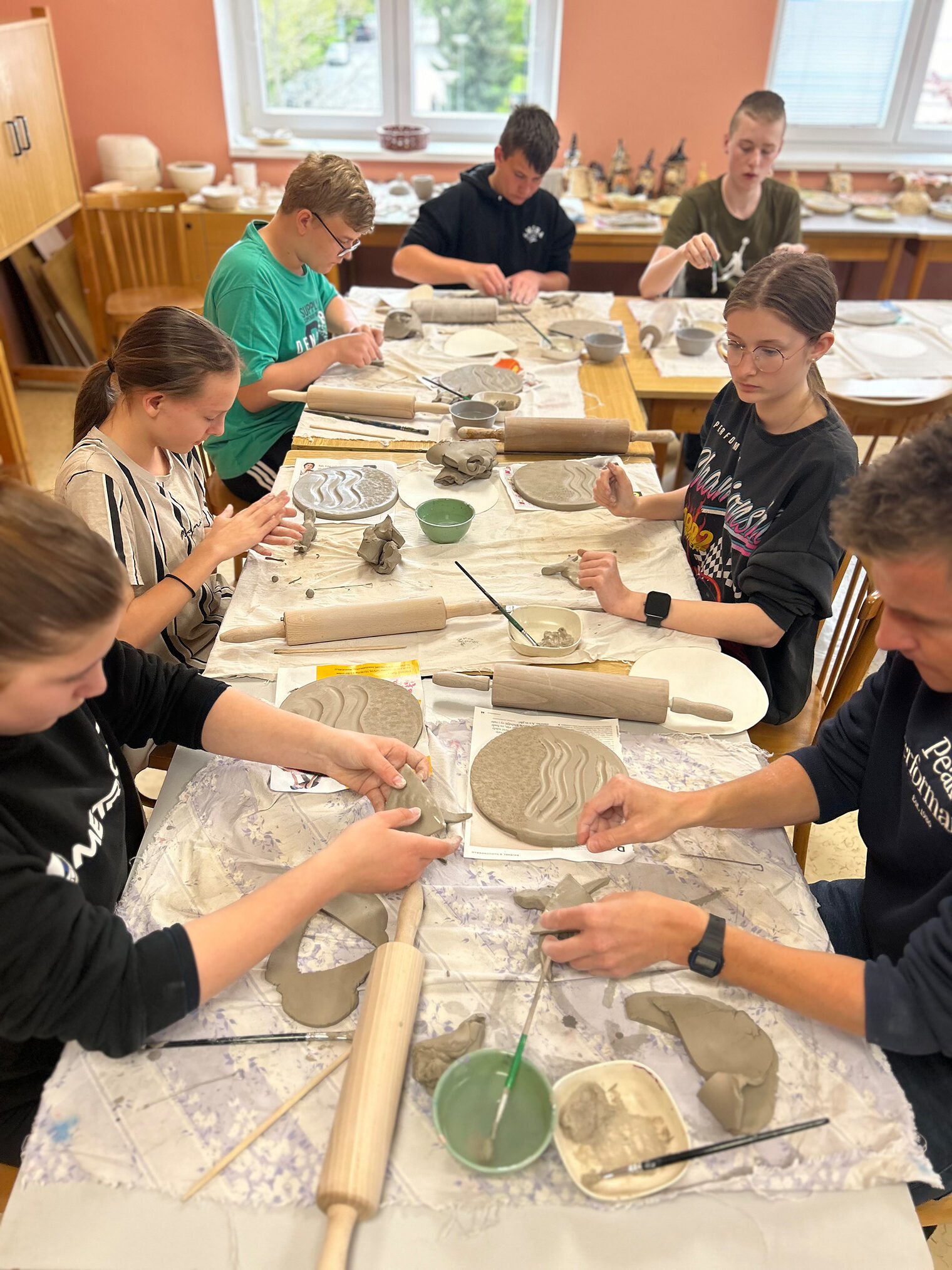 Bei einem Keramik-Workshop stellten die Teilnehmer des Austauschs ihre handwerklichen Fähigkeiten und ihre Kreativität unter Beweis. 