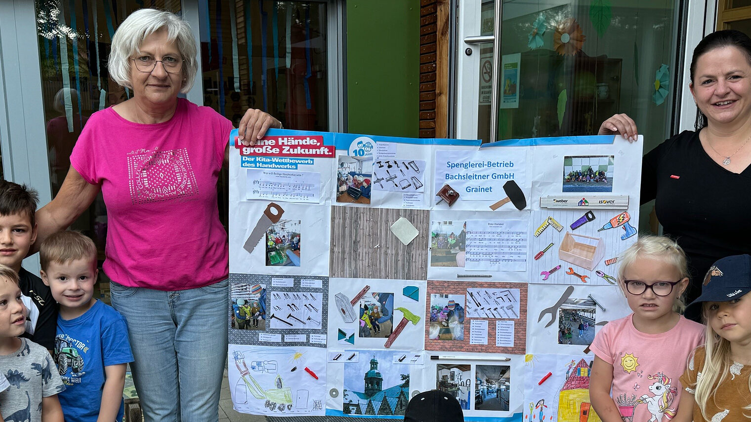 HWK-Vizepräsidentin Kathrin Zellner (re.) zu Besuch bei den Kindern des Kindergartens in Grainet. 