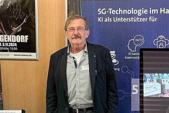Projektmitarbeiter Johann Schenkl informierte die Teilnehmer zum Thema 5G für Handwerk und Mittelstand.