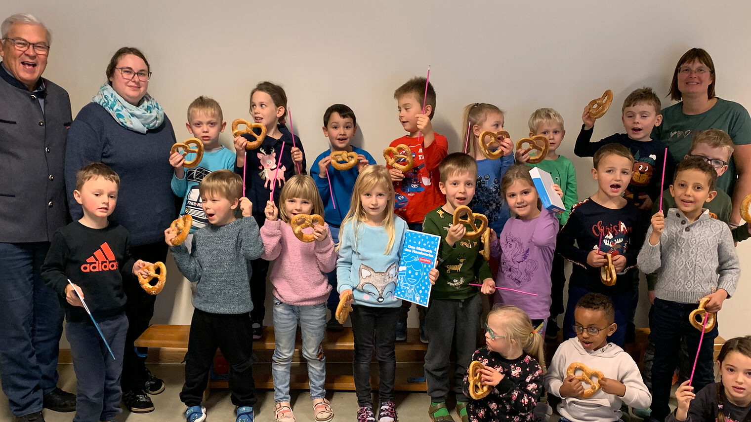 HWK-Vizepräsident Gerhard Ulm zu Besuch in der Kindertagesstätte St. Stephan in Waldmünchen.