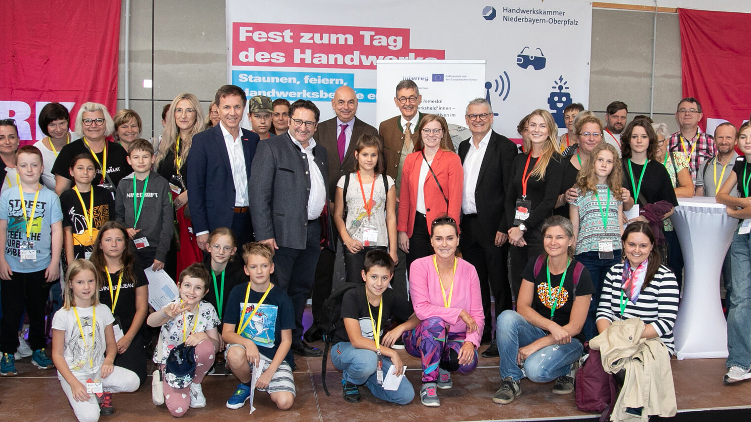 Kinder aus Südböhmen konnten zusammen mit ihren Eltern das Handwerk bei Workshops an den verschiedenen Stationen beim Fest zum Tag des Handwerks in Regensburg hautnah erleben. 