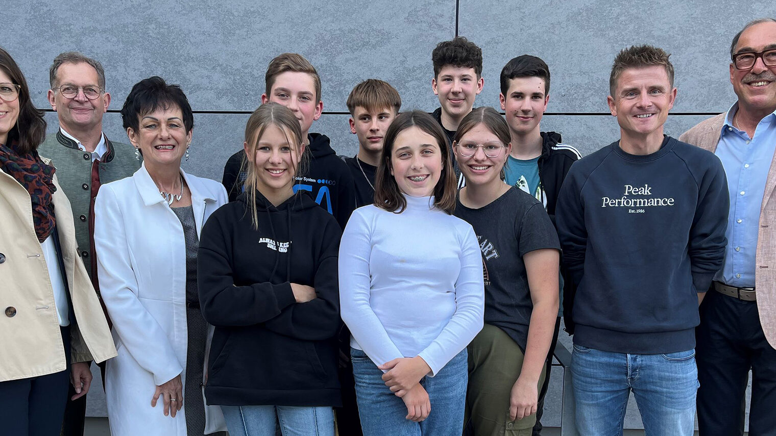 Die Schüler der Realschule Freyung mit der Leiterin des Projektes und der Lehrkraft.