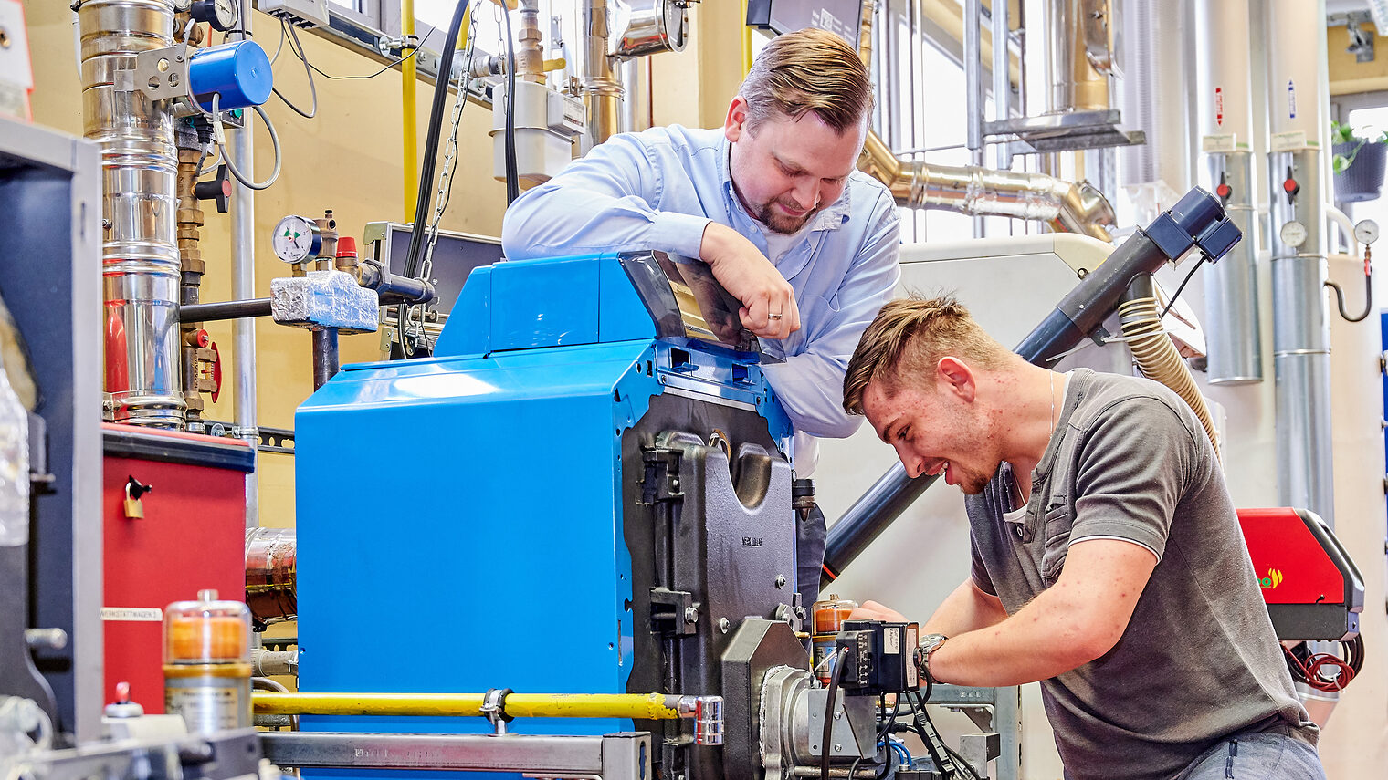 Auch in der Aus- und Weiterbildung des Nachwuchses spielt das Ehrenamt im Handwerk eine entscheidende Rolle. 