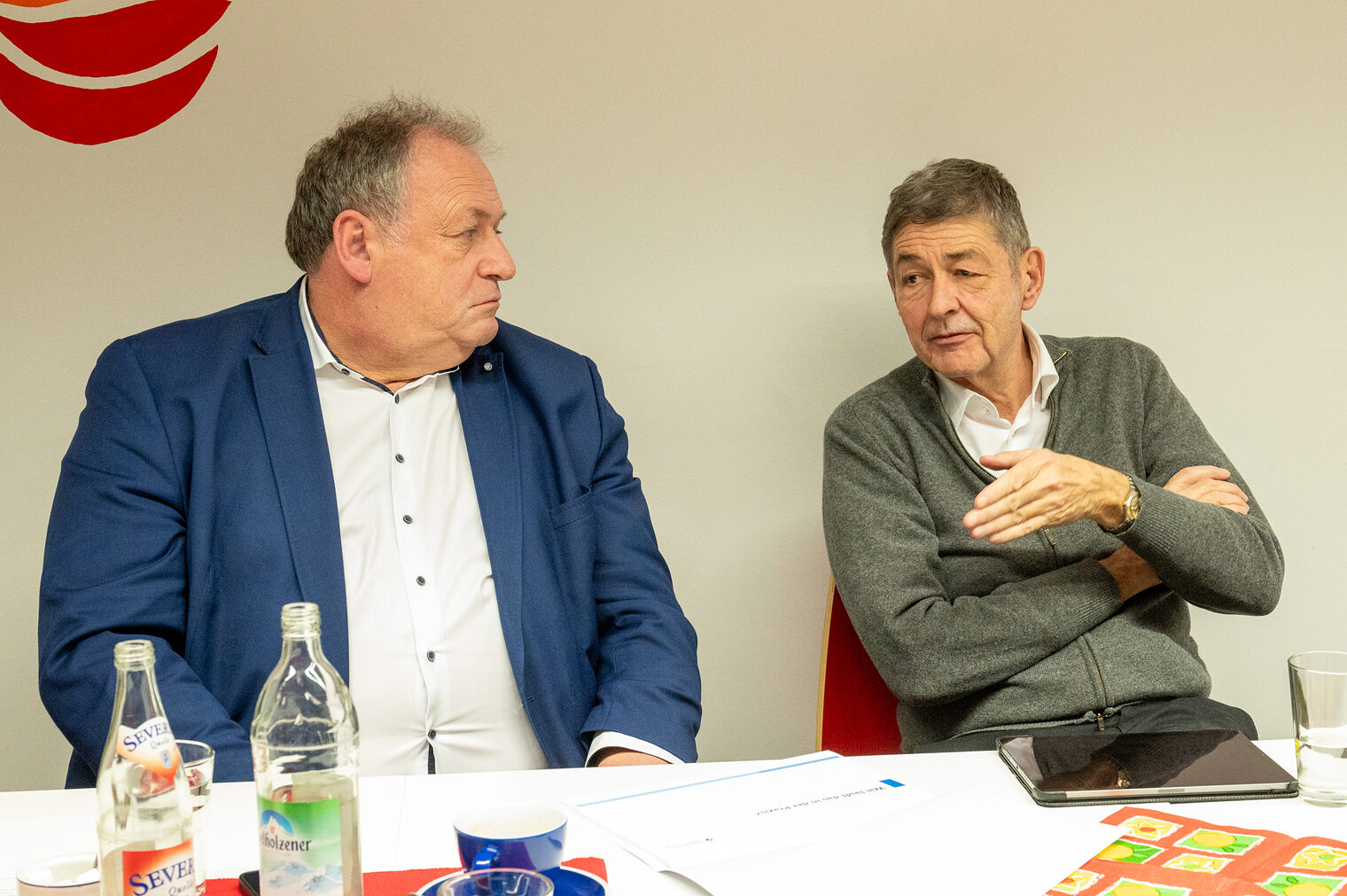 Der Bürokratieabbaubeauftragte Walter Nussel und HWK-Präsident Dr. Georg Haber.