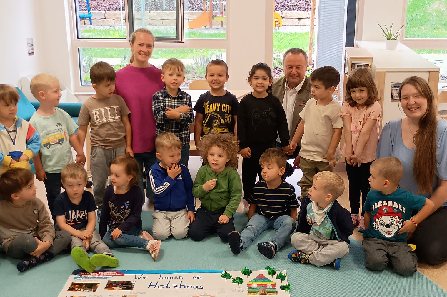 HWK-Vizepräsdient Christian Läpple zu Besuch im BRK Kinderhaus Hemau.