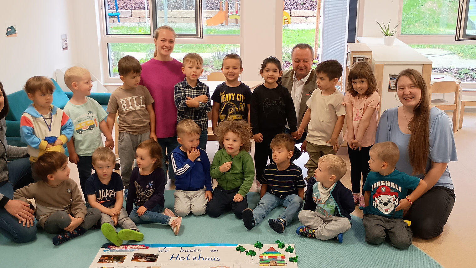 HWK-Vizepräsdient Christian Läpple zu Besuch im BRK Kinderhaus Hemau.