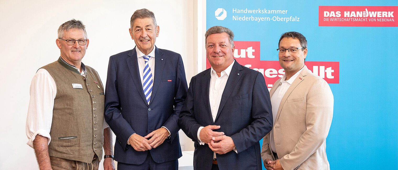 Die Organisatoren des "Fest zum Tag des Handwerks 2025" im Bildungszentrum in Passau.