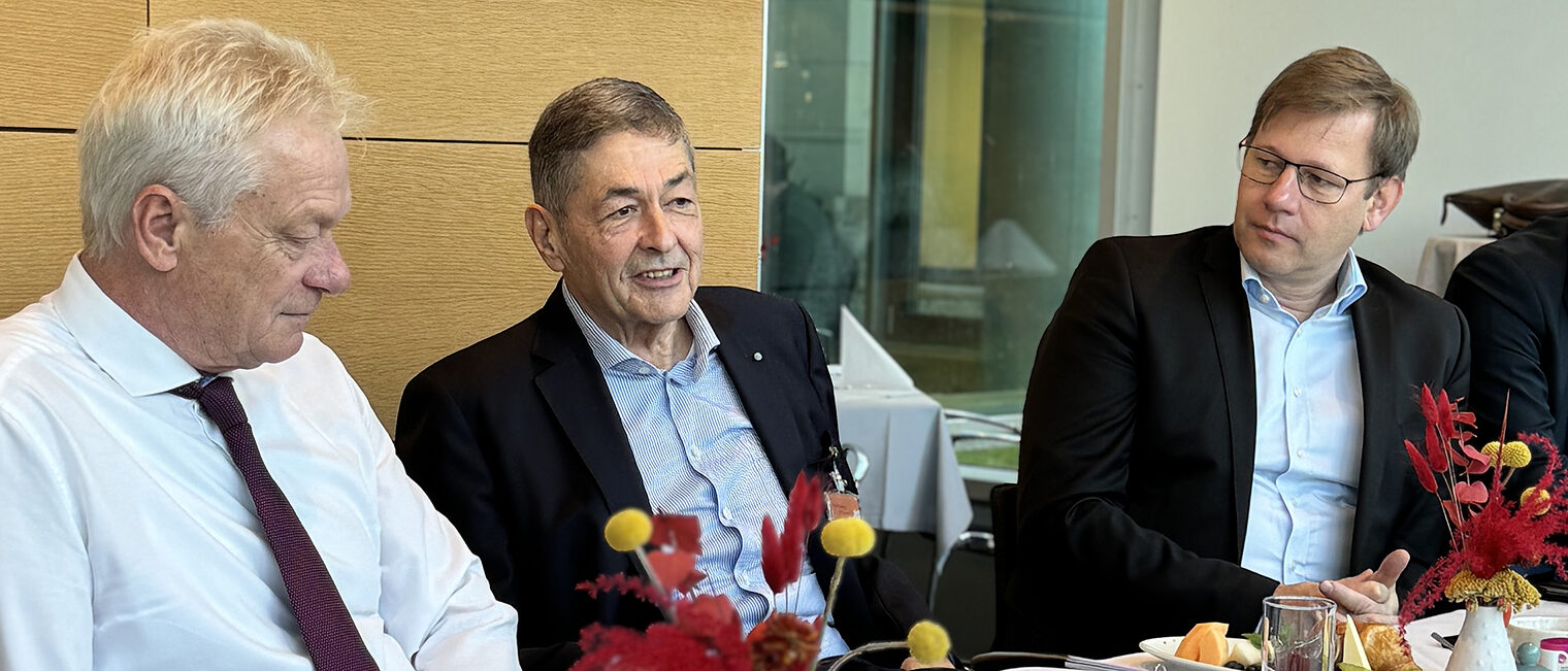 Präsident Dr. Georg Haber mit dem Vorsitzenden MdB Thomas Erndl und Bundeslandwirtschaftsminister Alois Rainer.