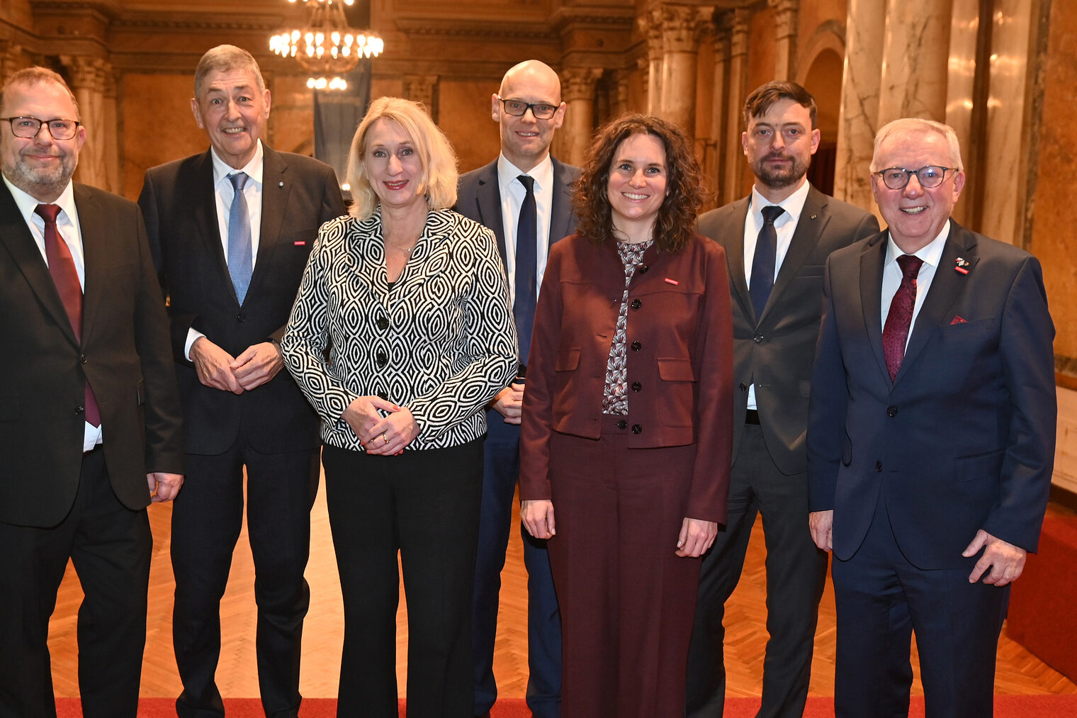 Großes Gruppenfoto anlässlich der Marienbader Gespräche 2025