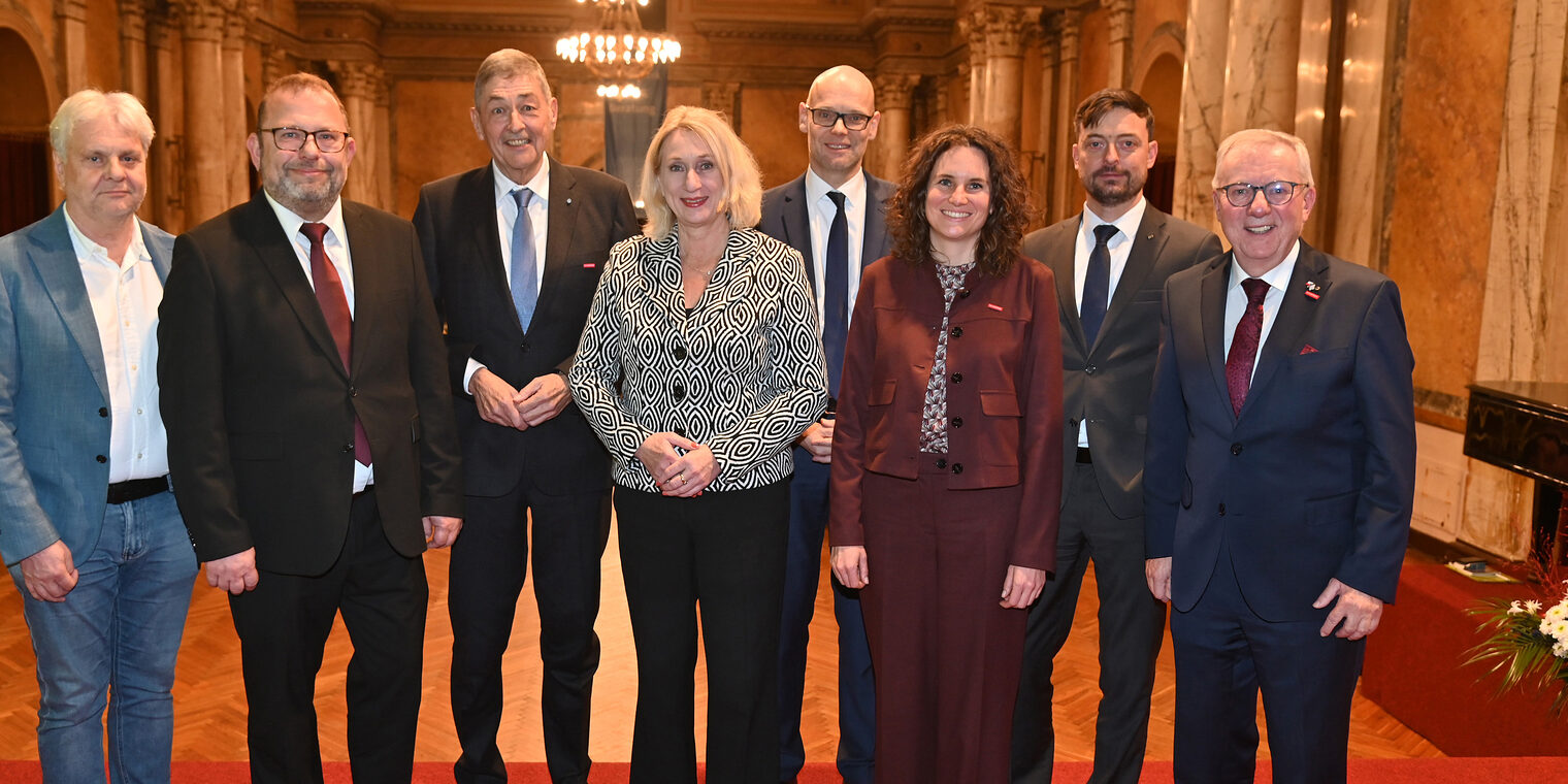 Großes Gruppenfoto anlässlich der Marienbader Gespräche 2025
