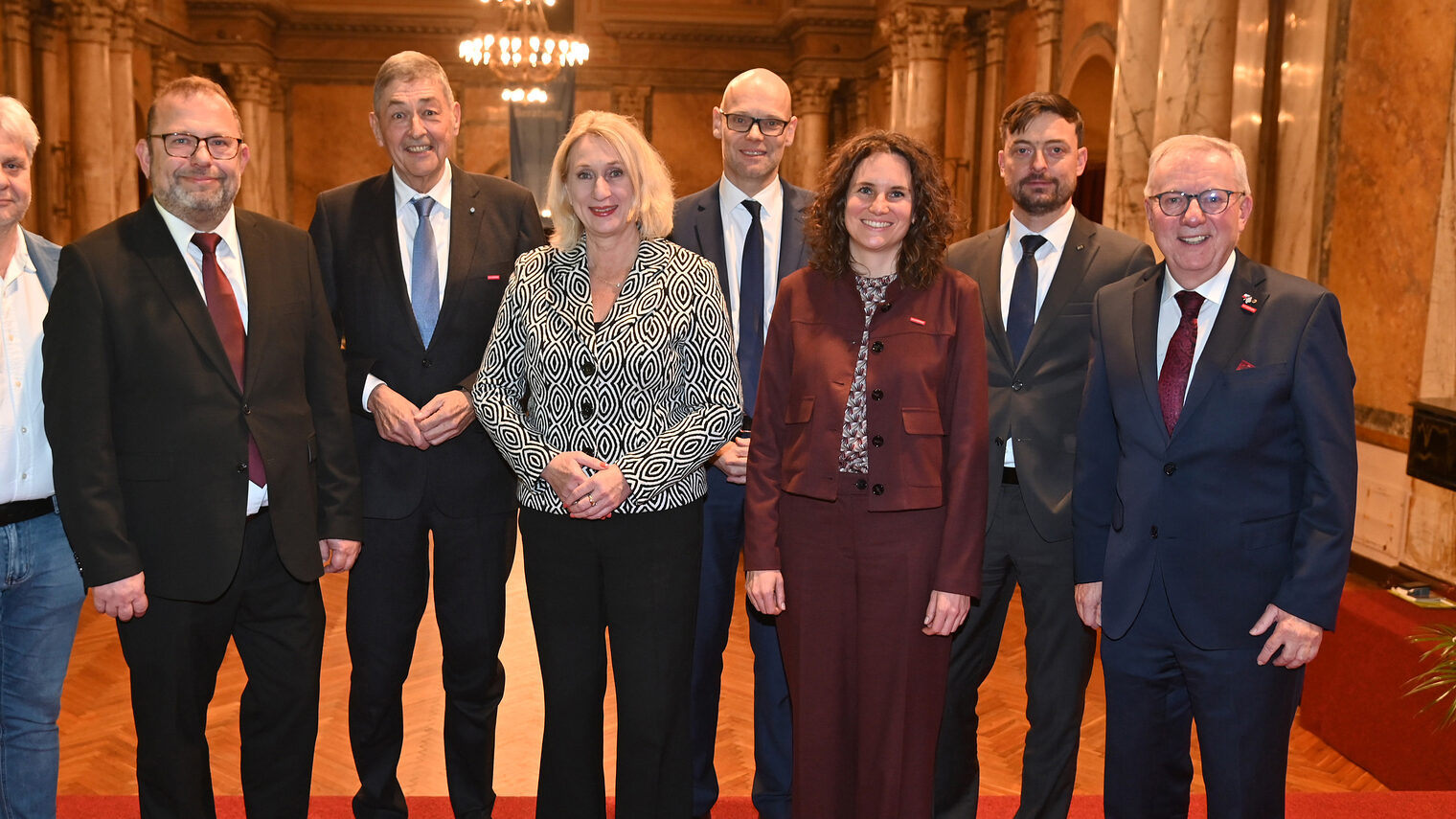 Gruppenfoto der 8 Akteure bei den Marienbader Gesprächen, darunter HWK-Präsident Dr. Georg Haber und Hauptgeschäftsführer Jürgen Kilger.