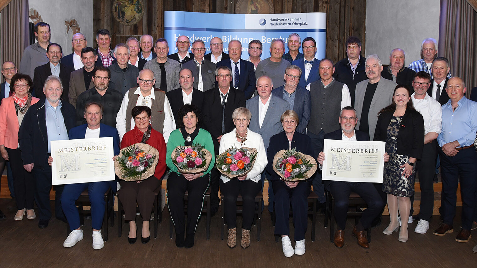 In Hengersberg ehrte die Handwerkskammer ihre „Goldenen“ Meisterinnen und Meister.