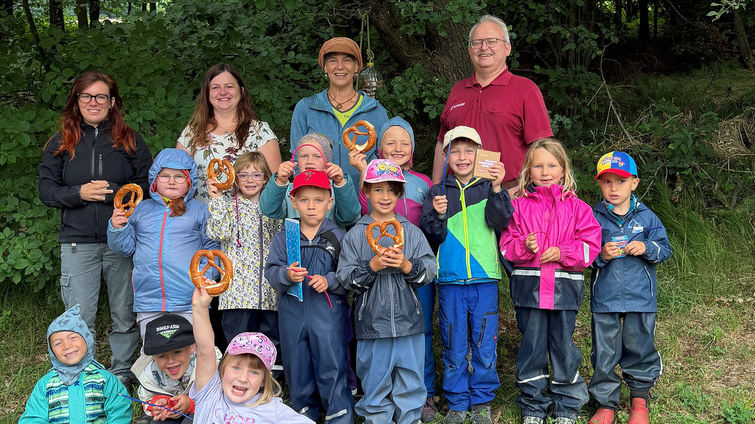 Die Kinder des Wald- und Wiesenkindergartens Geiersthal waren mit Engagement beim Kita-Wettbewerb des Handwerks mit dabei.