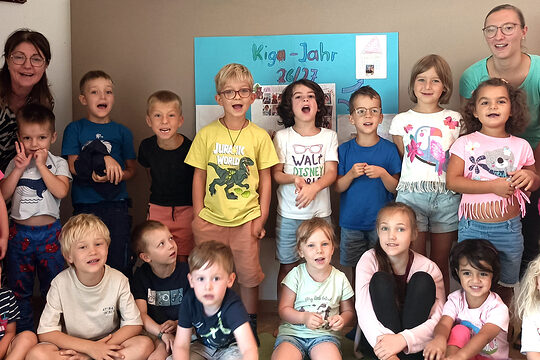 Die Kinder der Kindertagesstätte Gangkofen freuten sich über den Besuch.