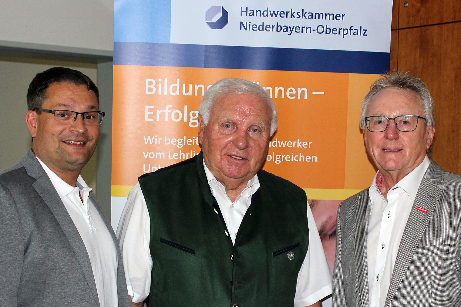 Gewerberatsgeschäftsführer Alexander Stahl mit Manfred Krä und dem neuen stv. Vorsitzenden des Gewerberates Konrad Treitinger.