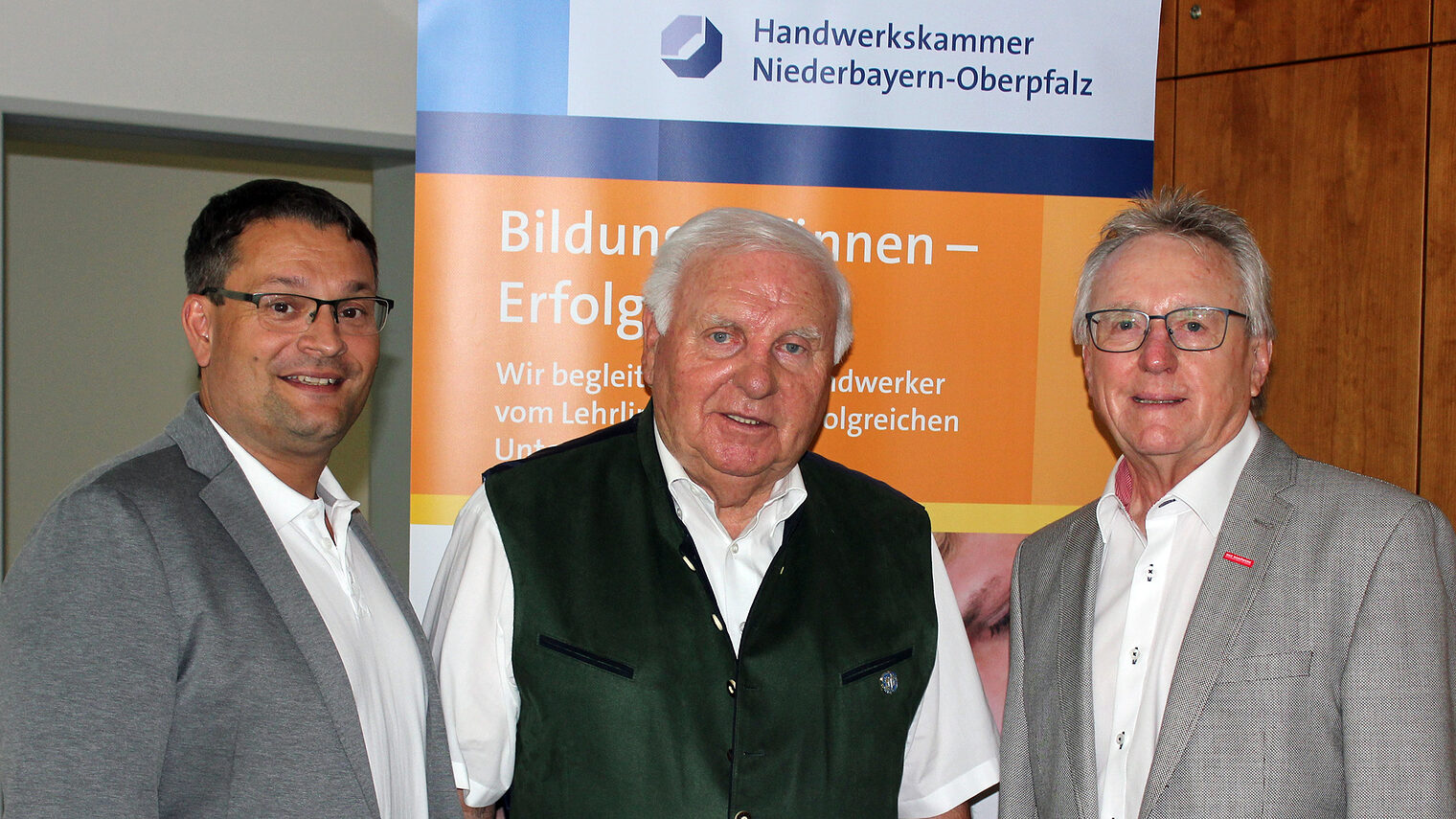 Gewerberatsgeschäftsführer Alexander Stahl mit Manfred Krä und dem neuen stv. Vorsitzenden des Gewerberates Konrad Treitinger.