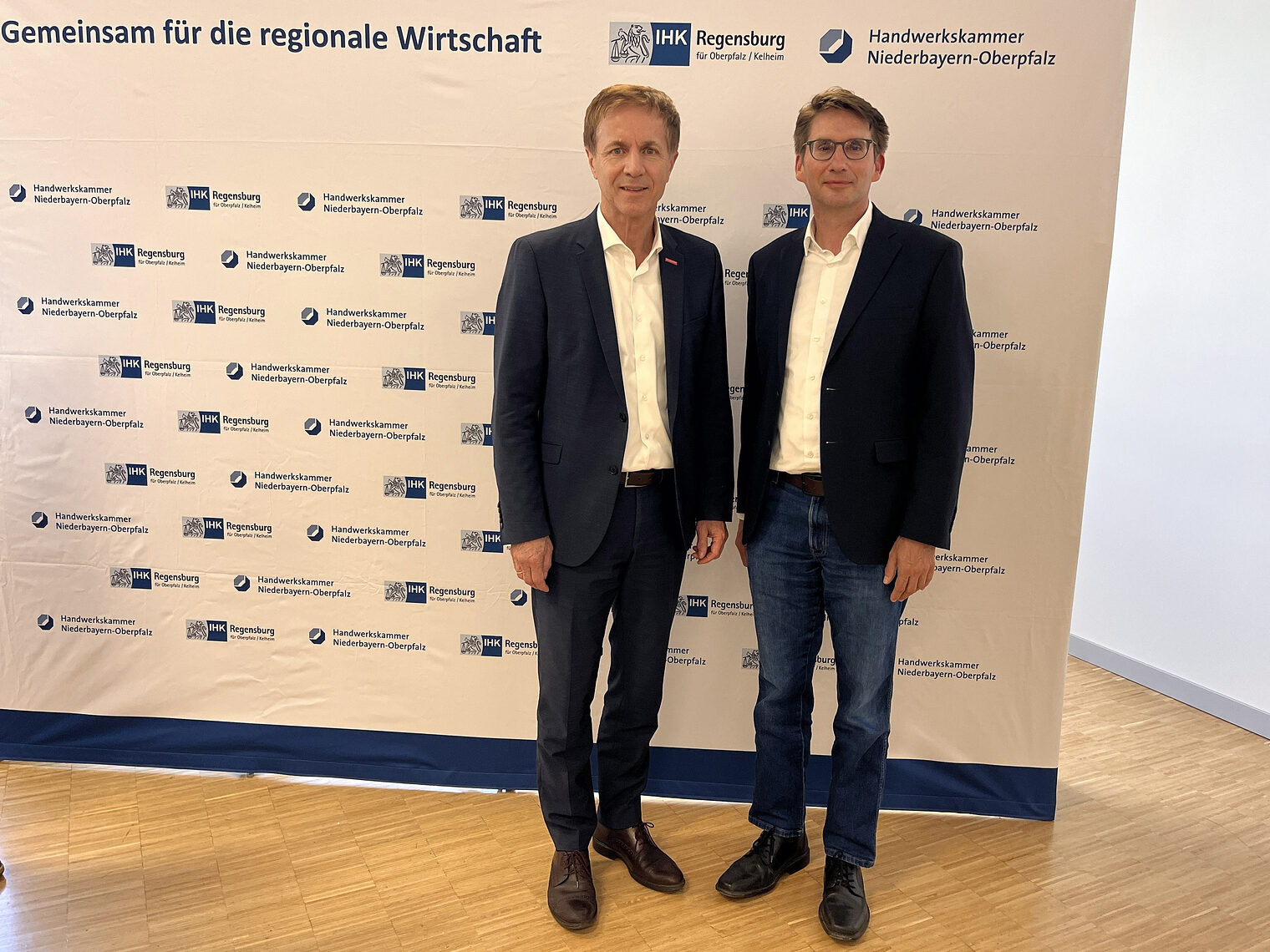 Hans Schmidt stellte im Rahmen eines gemeinsamen Pressegesprächs zusammen mit Ralf Kohl die Ausbildungszahlen vor.