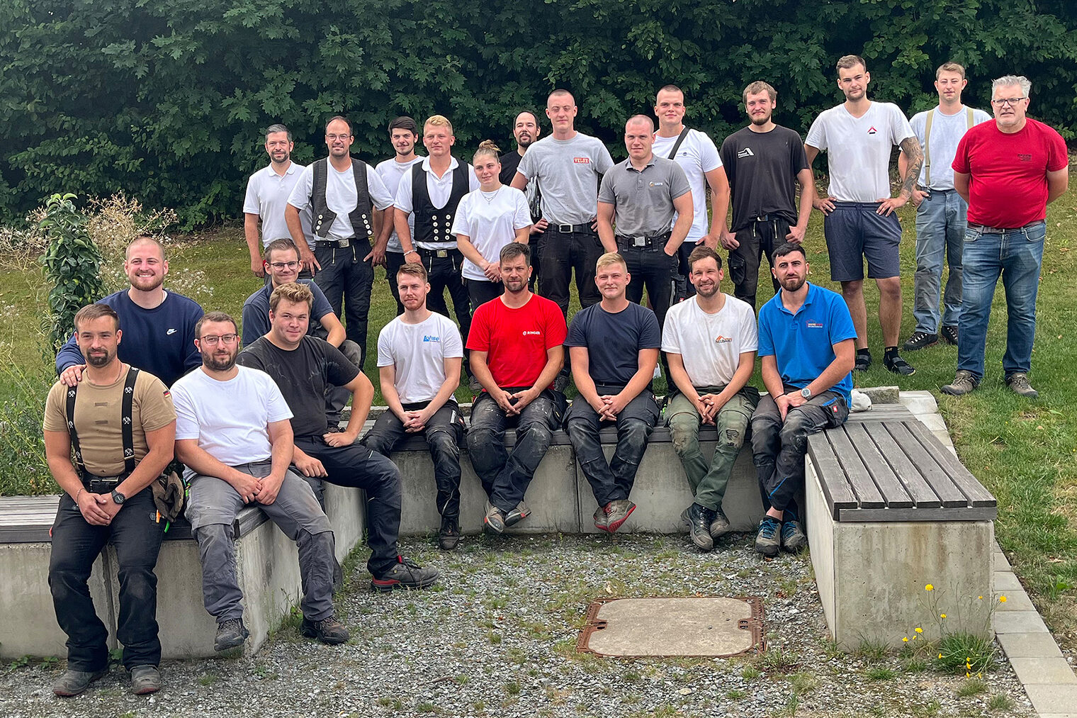 Der diesjährige Meisterkurs Dachtechnik mit dem Vorsitzenden des Prüfungsausschusses. 