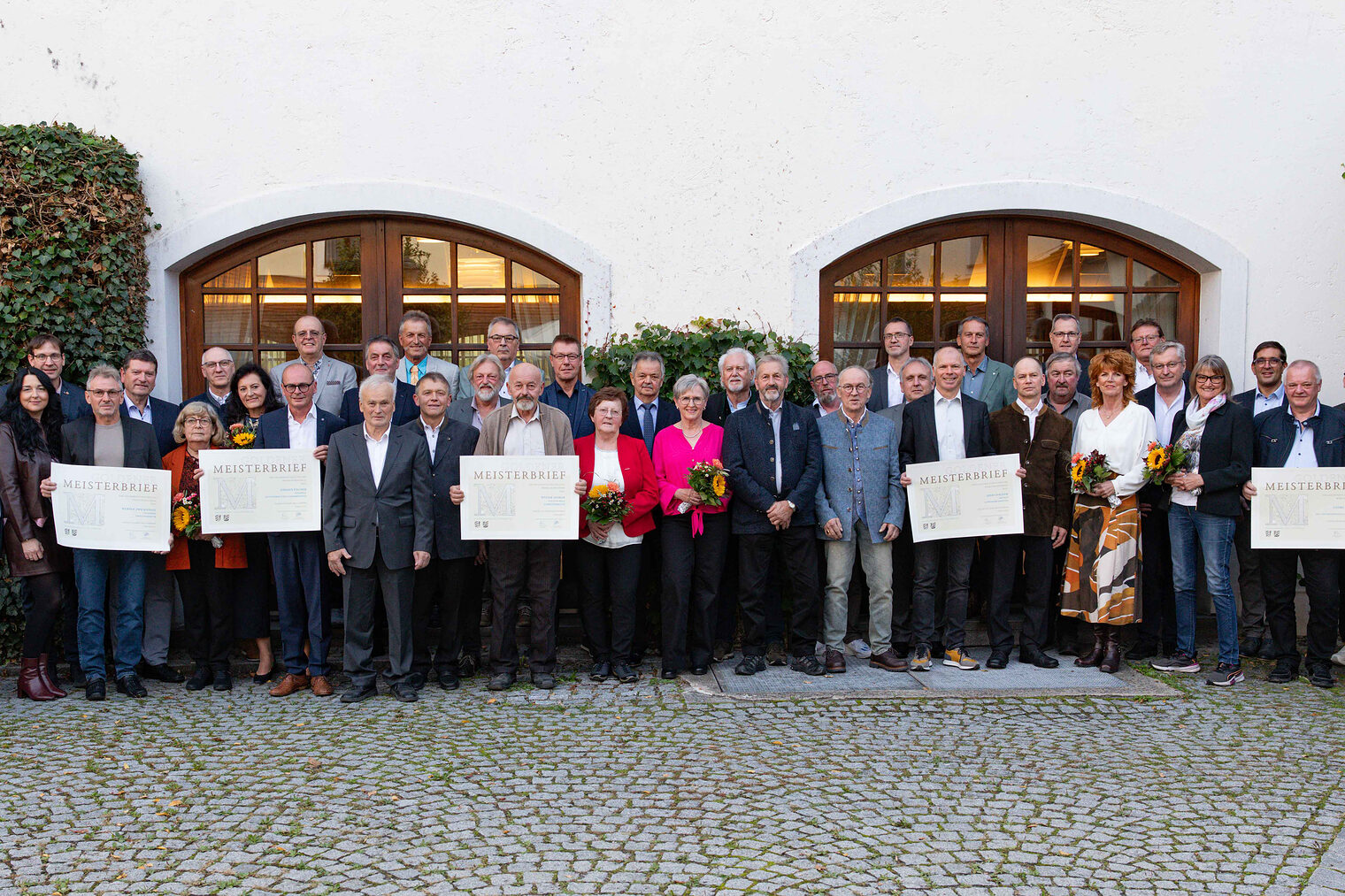 In Bad Kötzting ehrte die Handwerkskammer ihre „Goldenen“ Meisterinnen und Meister. 