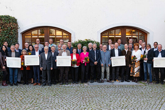 In Bad Kötzting ehrte die Handwerkskammer ihre „Goldenen“ Meisterinnen und Meister. 