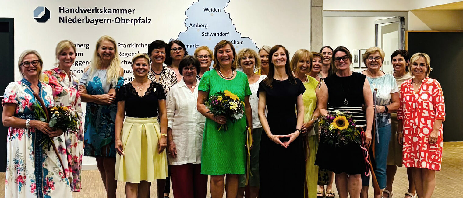 Der Regensburger Arbeitskreis der Unternehmerfrauen blickte auf ein spannendes Jahr zurück und ehrte langjährige Mitglieder. 