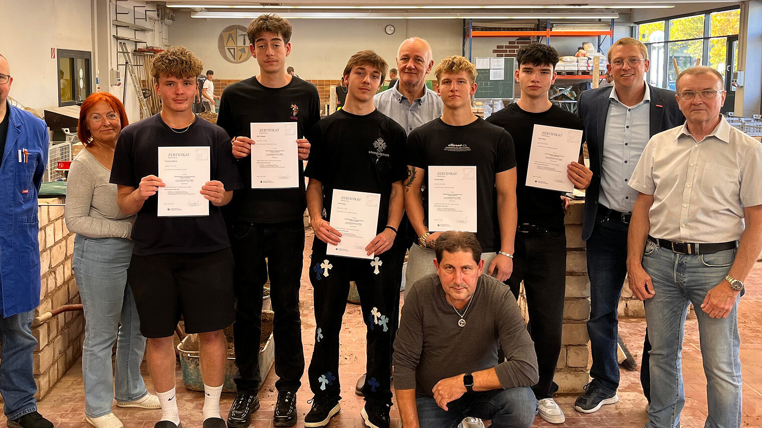 Die tschechischen Gastschüler mit den Verantwortlichen des Schüleraustausches. 