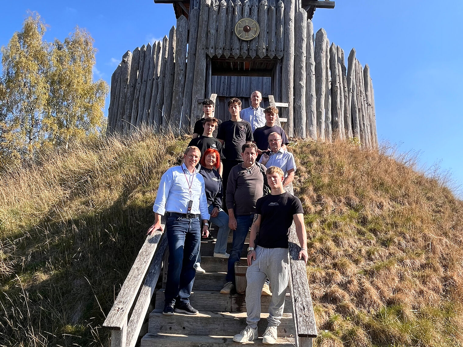 Bei einem Ausflug in den Geschichtspark Bärnau lernten die Gastschüler alte Handwerkstechniken kennen. 