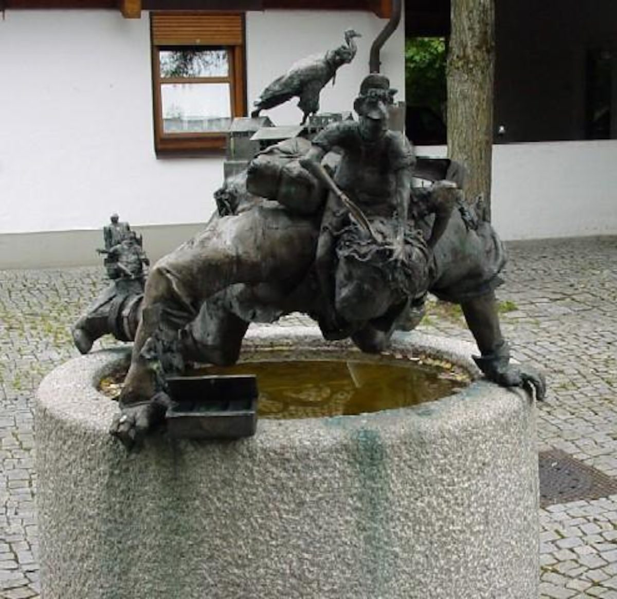 Der "Unternehmerbrunnen " von Josef M. Neustifter. Der "Unternehmerbrunnen " von Josef M. Neustifter.